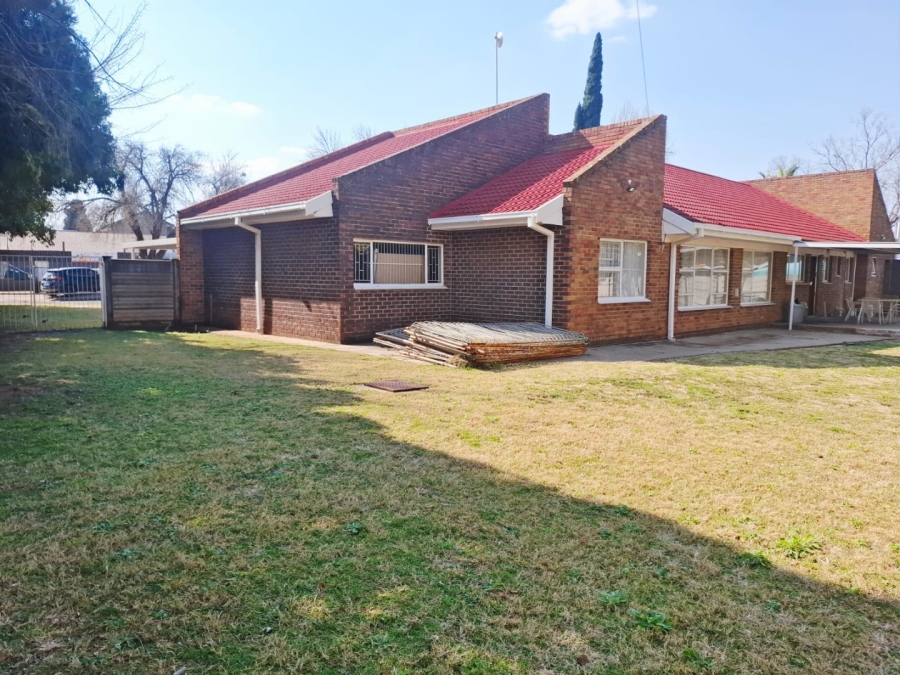 7 Bedroom Property for Sale in Brandwag Free State